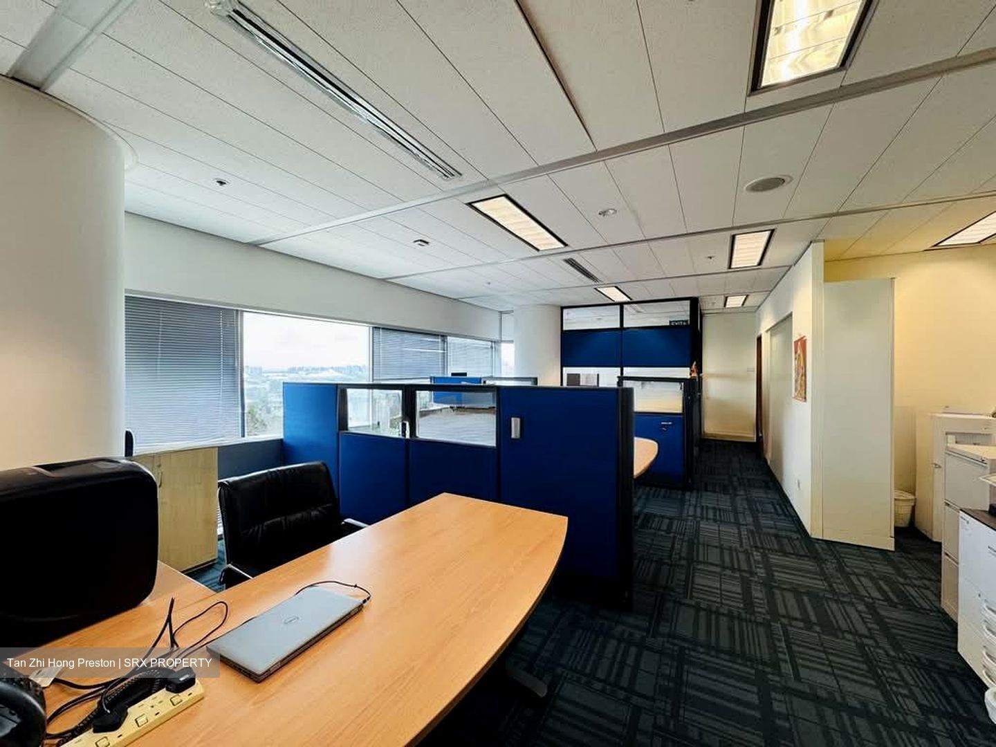 Gateway East (D7), Office #551829561